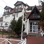 Alabastrom Panzio Es Etterem Bed & Breakfast