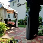 Alabastrom Panzio Es Etterem Bed & Breakfast 3*