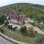 Alabastrom Panzio Es Etterem Bogács
