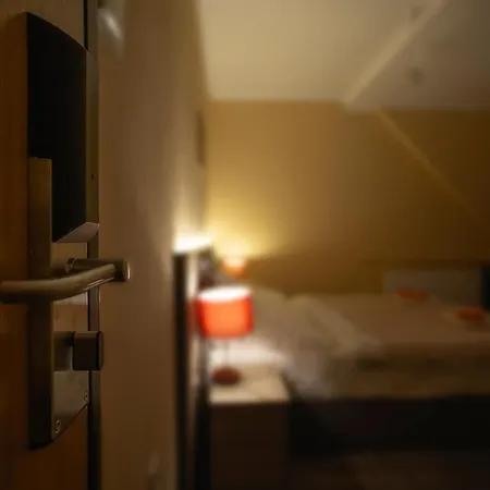 Frühstückspension Alabastrom Panzio Es Etterem
