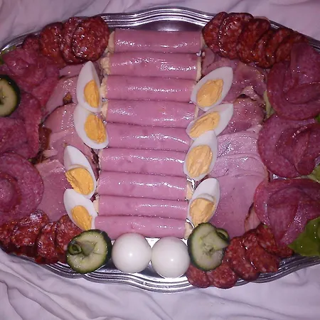 Alabastrom Panzio Es Etterem Frühstückspension Bogács