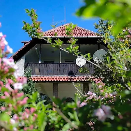 Bed & Breakfast Alabastrom Panzio Es Etterem 3*