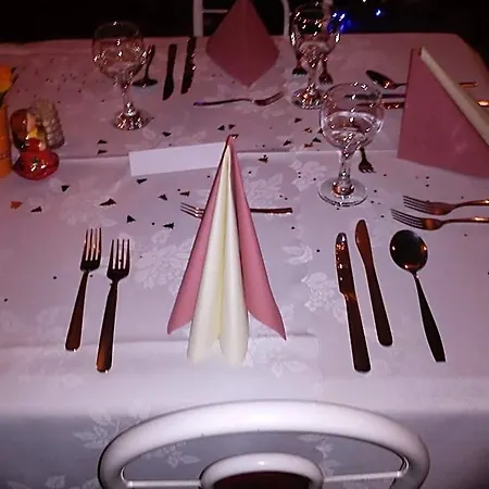 Alabastrom Panzio Es Etterem Bed & Breakfast
