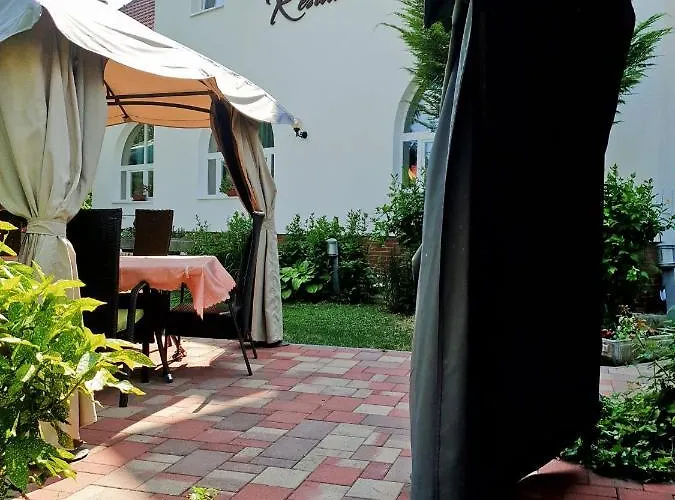 Alabastrom Panzio Es Etterem B&B 3*
