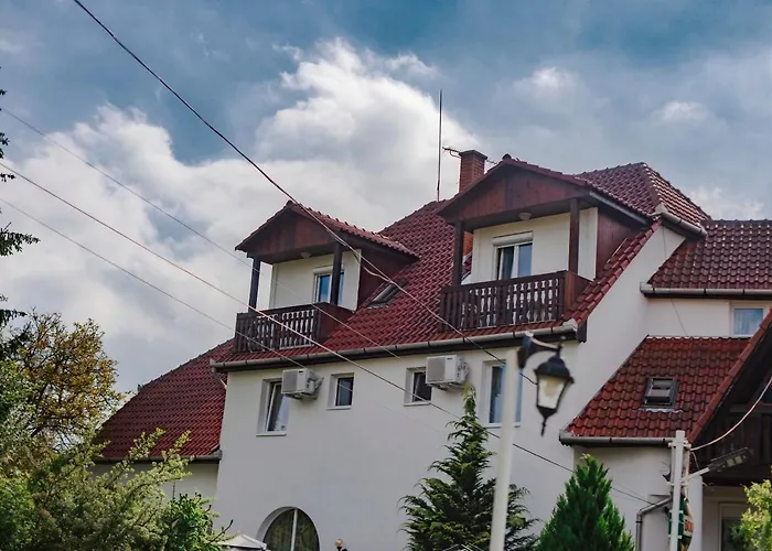 Alabastrom Panzio Es Etterem B&B Bogács