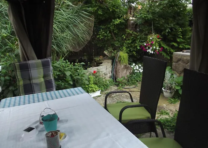 Alabastrom Panzio Es Etterem B&B